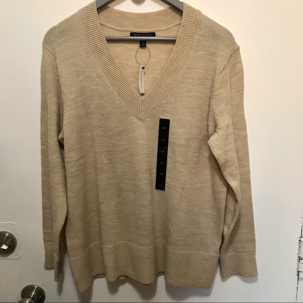 Banana Republic vneck ribbed sweater size small (oversized)